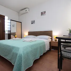 https://apartments-antolovic.in-istria.net
